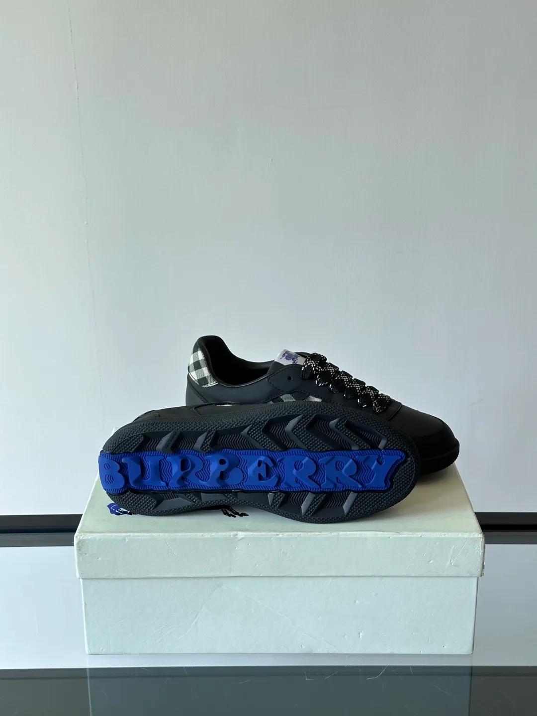 Men's shoes 💰p420 "Burberr＊" men's classic low-top sneakers, reinterpreted with Vintage retro plaid cotton and cowhide materials, decorated with a new brand logo. First-layer sheepskin lining, embossed Burberry lettering logo on the heel, T men's shoes 💰pU original outsole! Code number 38-44 (45 customized)